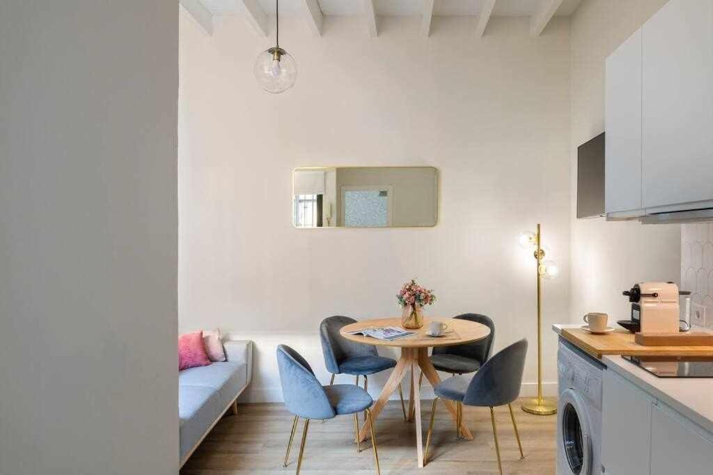 Monkeys Apartments San Roman Deluxe Seville Exterior photo
